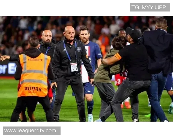 足球明星怒火中烧瞬间合集精彩图片展现情绪的真实面貌 足球明星怒火中烧瞬间合集精彩图片展现情绪的真实面貌