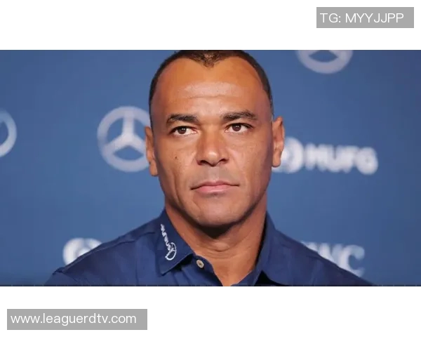 永不落幕的足球明星背后那些鲜为人知的故事与传奇瞬间