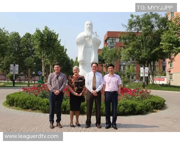 足球明星们齐聚一堂献上敬礼视频高清版展现团结与激情 足球明星们齐聚一堂献上敬礼视频高清版展现团结与激情