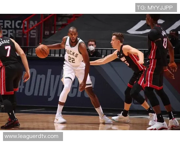 国王对阵雄鹿精彩赛事直播全程回顾与分析